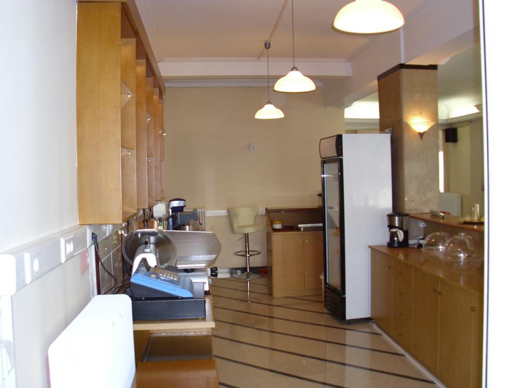 Hotel Cybele Pefki เอเธนส์ ภายนอก รูปภาพ