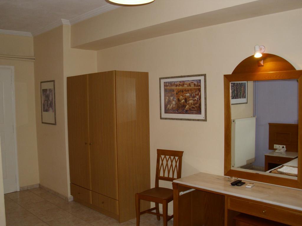 Hotel Cybele Pefki เอเธนส์ ภายนอก รูปภาพ