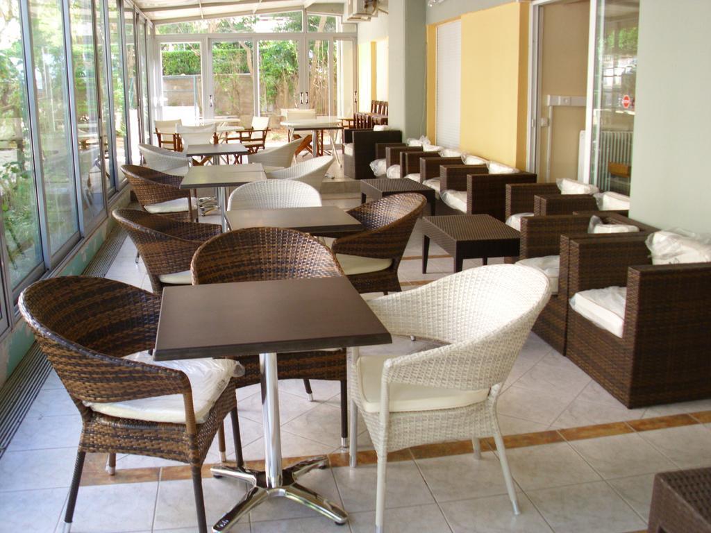 Hotel Cybele Pefki เอเธนส์ ภายนอก รูปภาพ