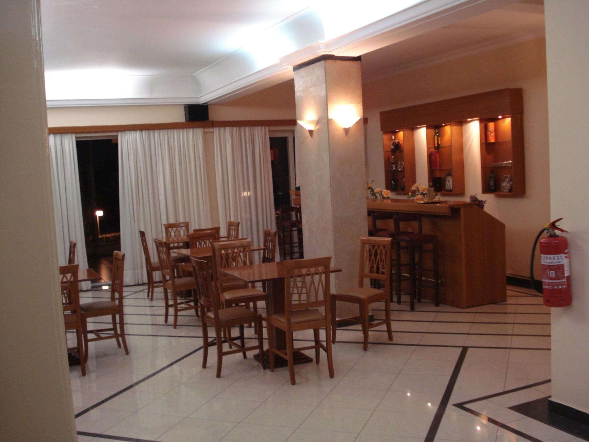 Hotel Cybele Pefki เอเธนส์ ภายนอก รูปภาพ