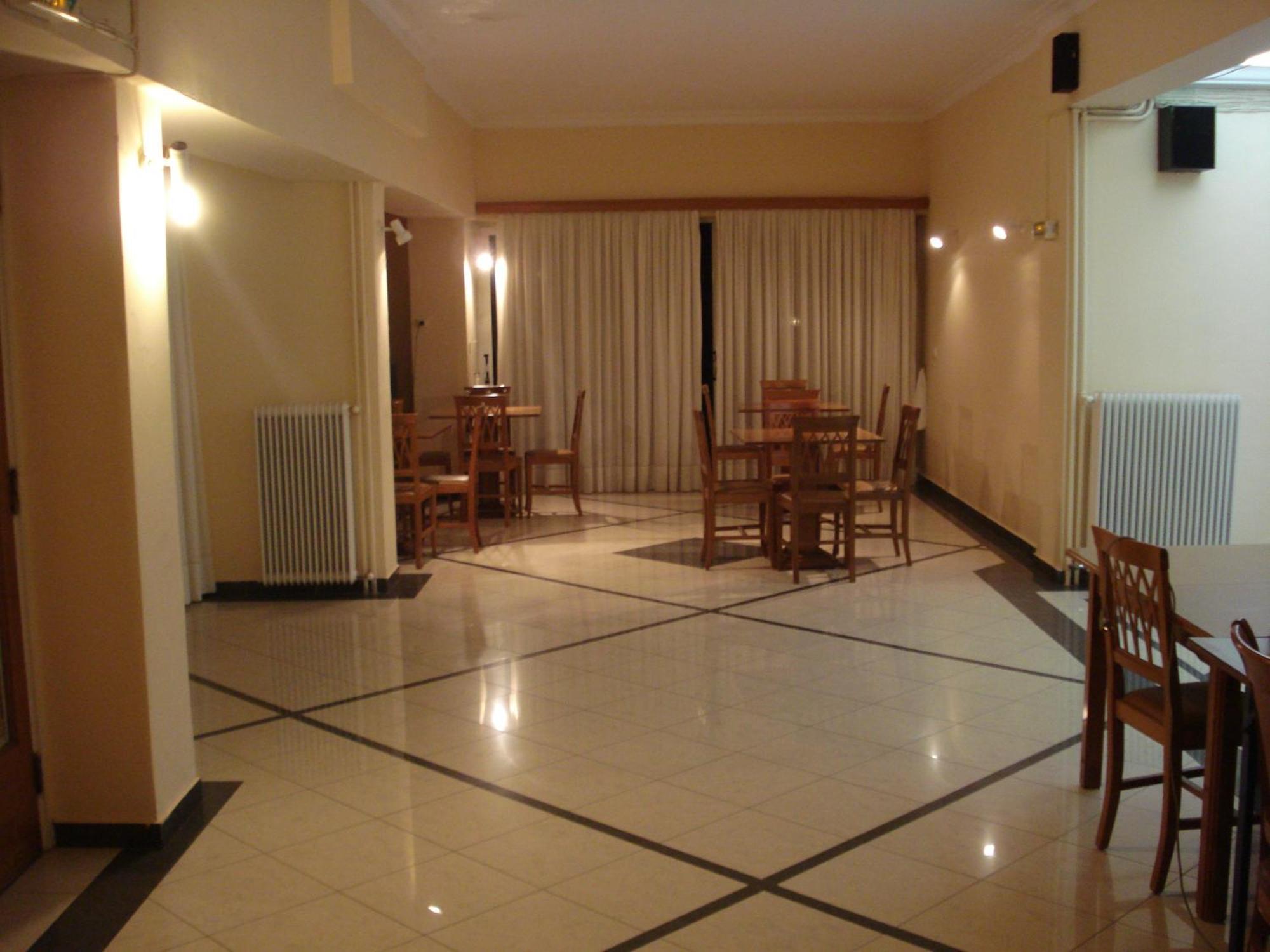 Hotel Cybele Pefki เอเธนส์ ภายนอก รูปภาพ