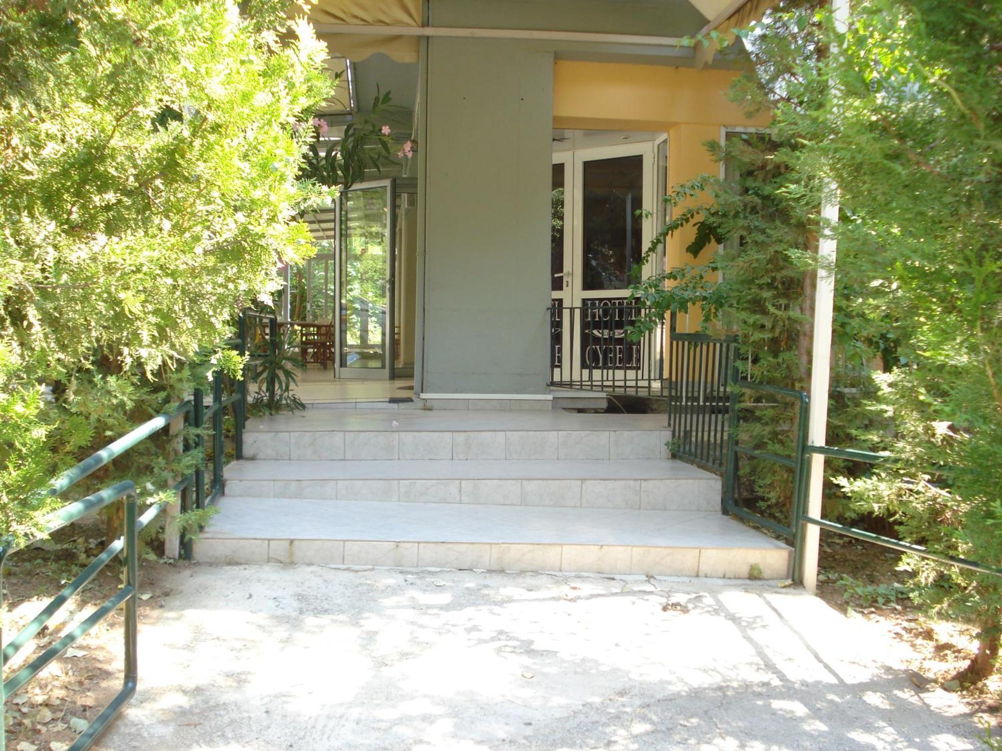 Hotel Cybele Pefki เอเธนส์ ภายนอก รูปภาพ