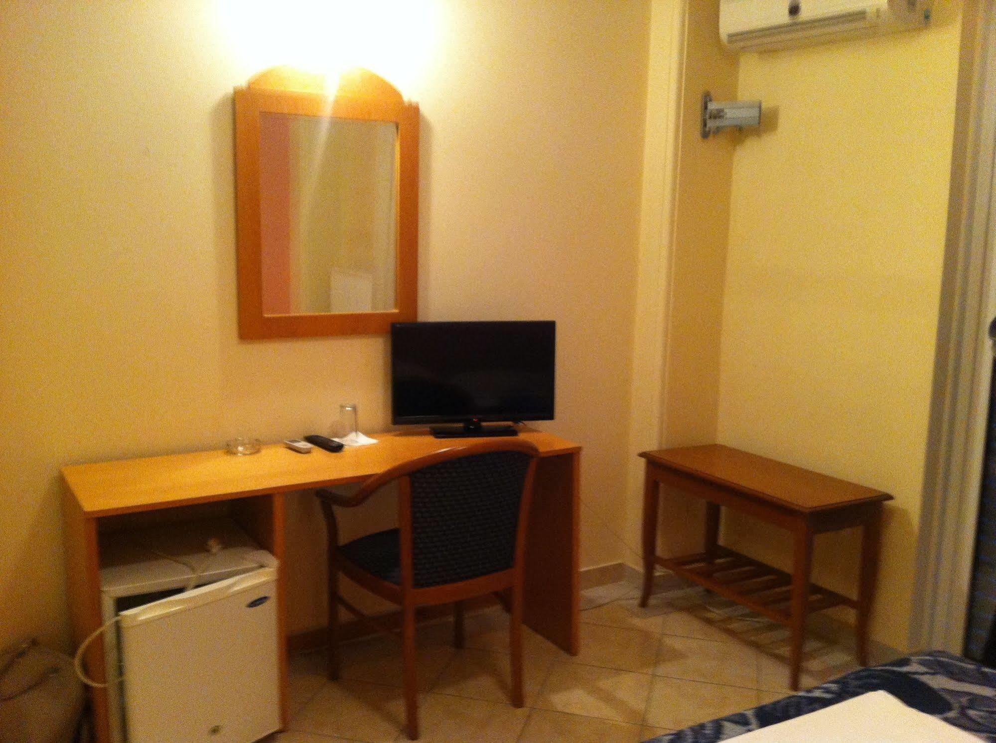 Hotel Cybele Pefki เอเธนส์ ภายนอก รูปภาพ