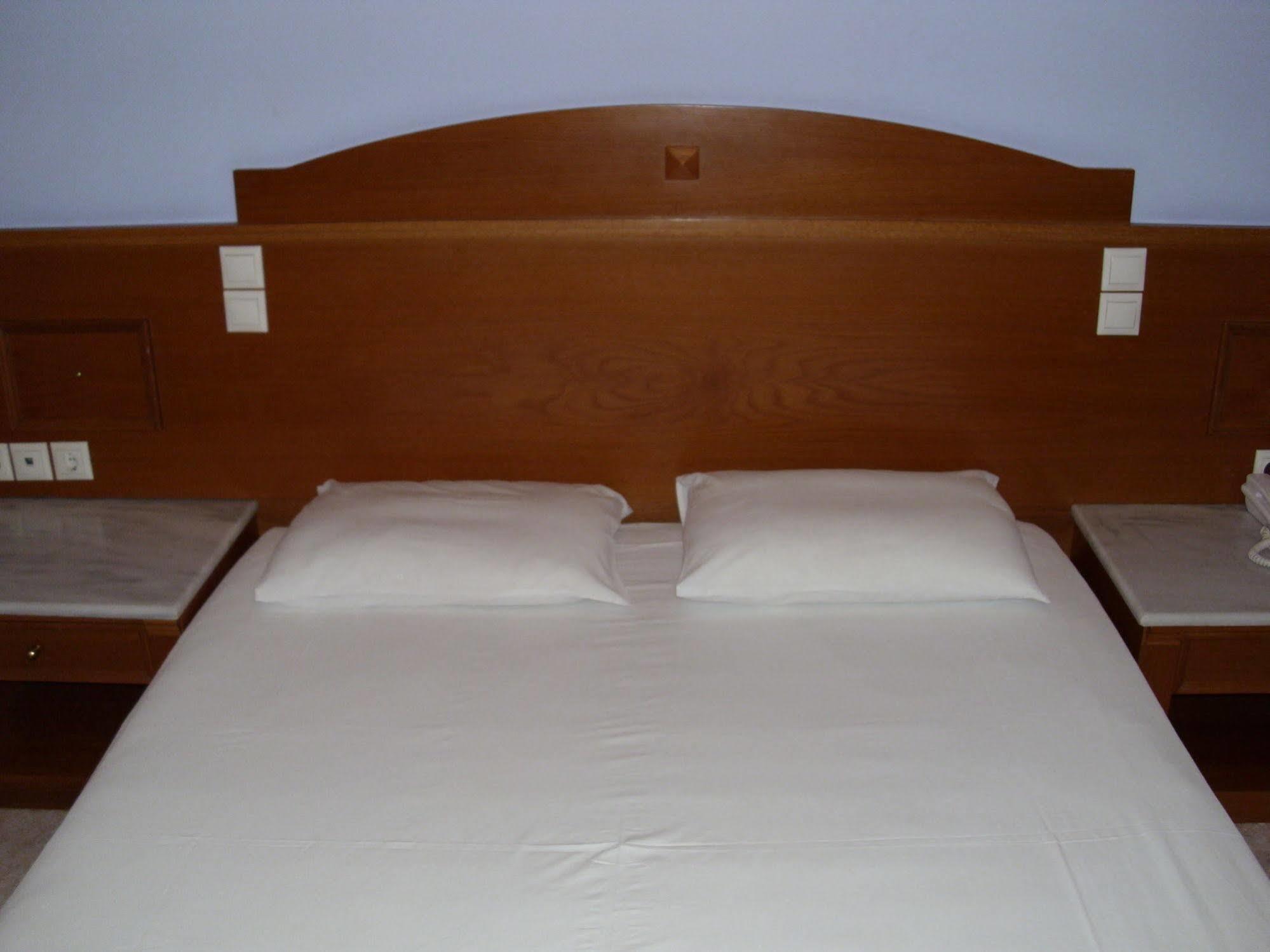 Hotel Cybele Pefki เอเธนส์ ภายนอก รูปภาพ