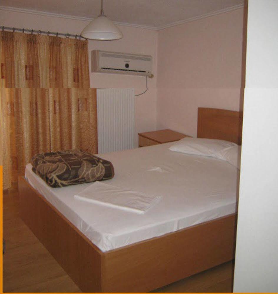 Hotel Cybele Pefki เอเธนส์ ภายนอก รูปภาพ